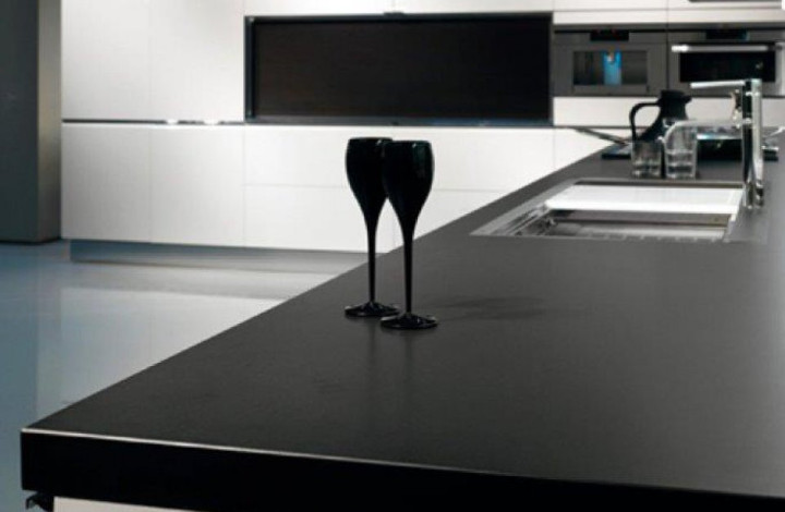 TOP CUCINA LAMINATO DESIGN+BORDO DA 3050x600x38 mm. prodotto da UNOLEGNO